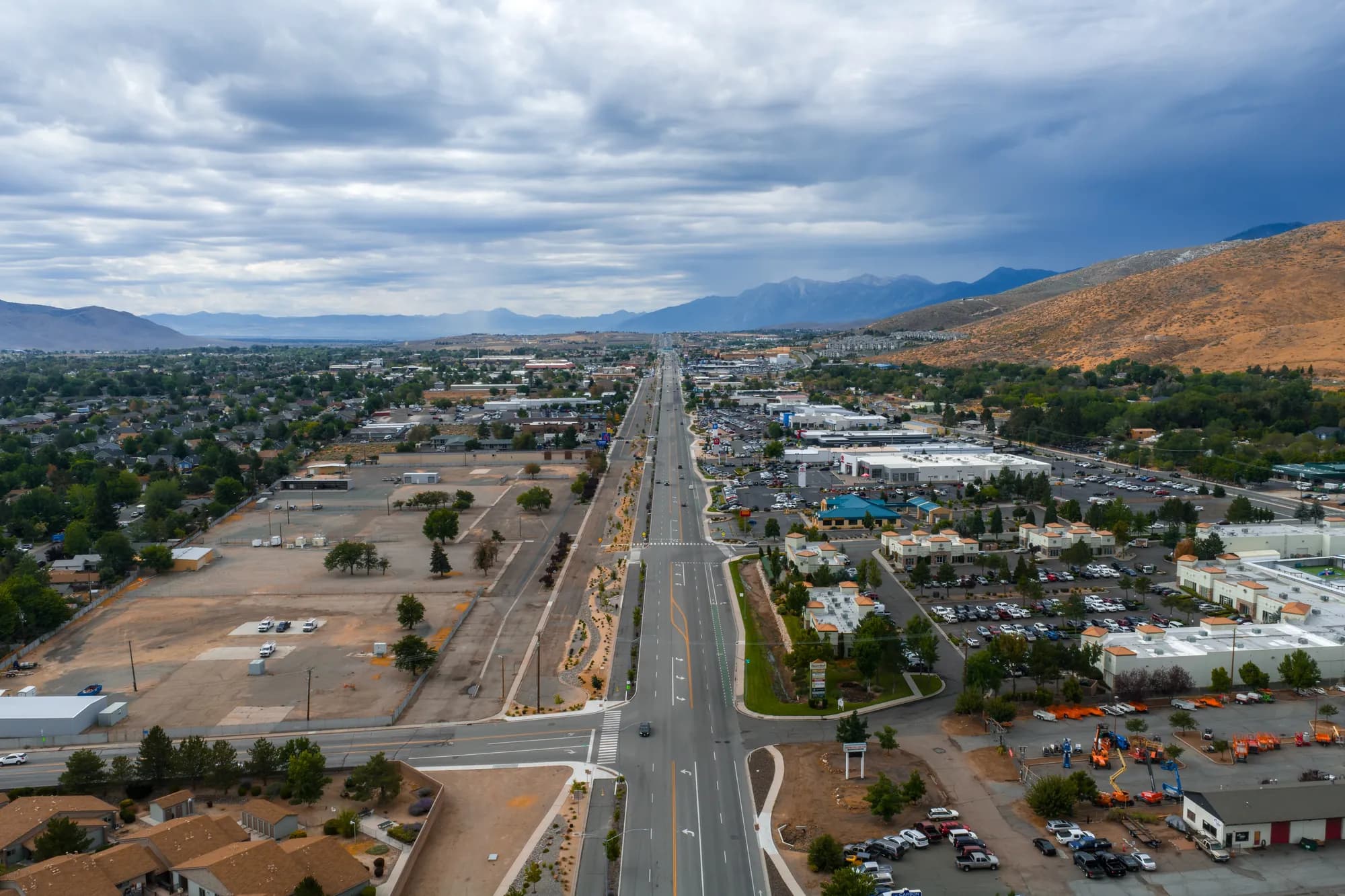 Vista aérea de Carson City y la sierra Carson